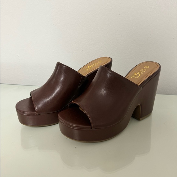 Beautiful leather brown wedges size 10 - Picture 2 of 4